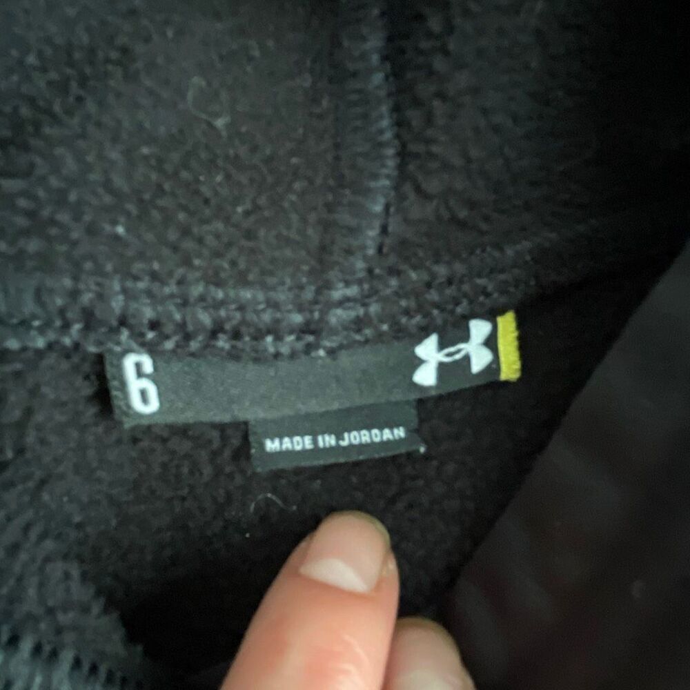 EUC! Under Armour Black Logo Hooded Sweatshirt - Size 6 - Picture 4 of 4